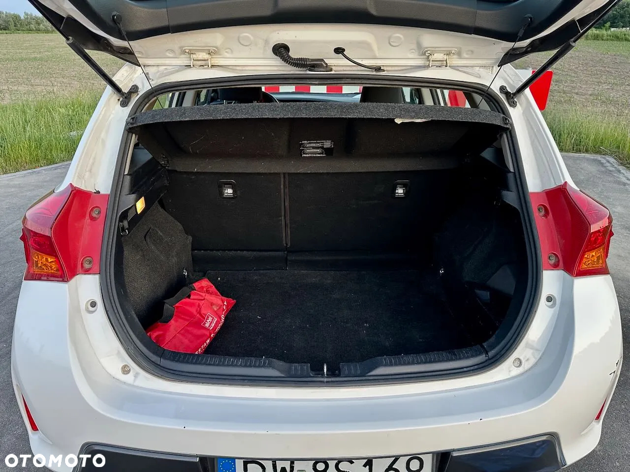 Toyota Auris Hybrid 135 Premium - 15