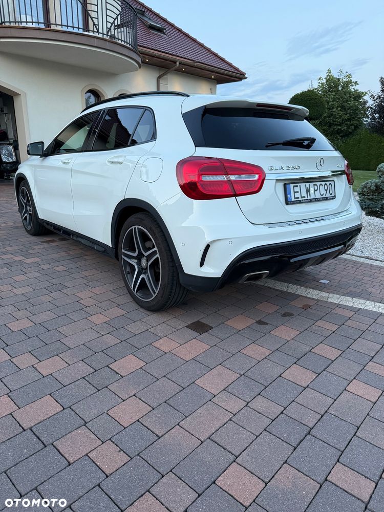Mercedes-Benz GLA 250 4-Matic - 5