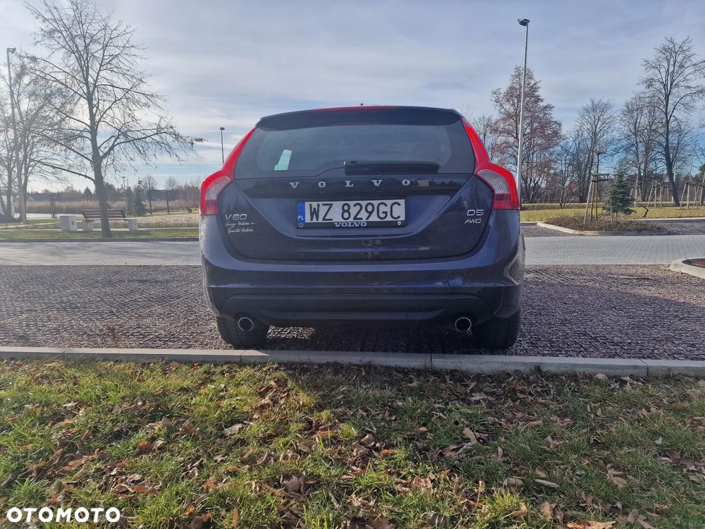 Volvo V60 D5 AWD Momentum - 4