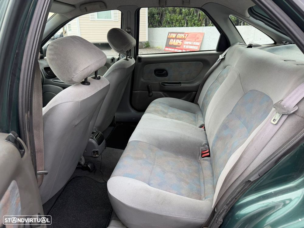 Renault Laguna 2.2 D - 8