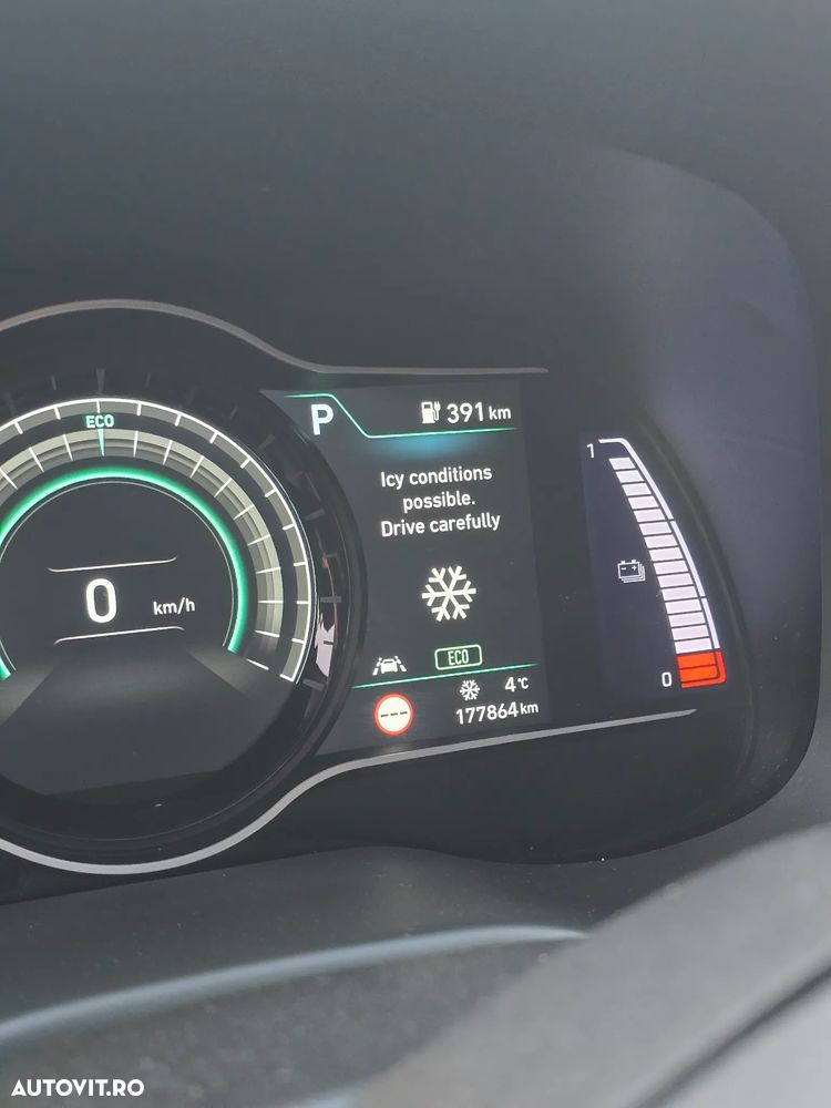 Hyundai KONA Premium - 5