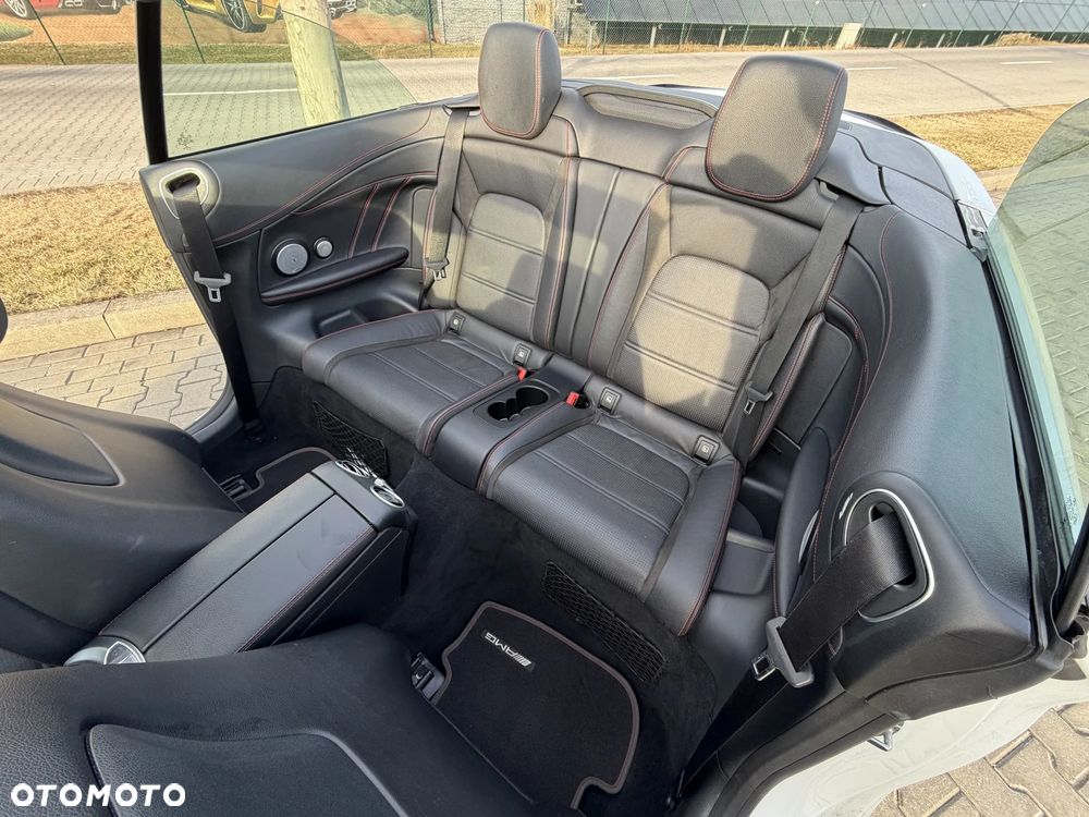 Mercedes-Benz Klasa C AMG 43 4Matic 9G-TRONIC - 27