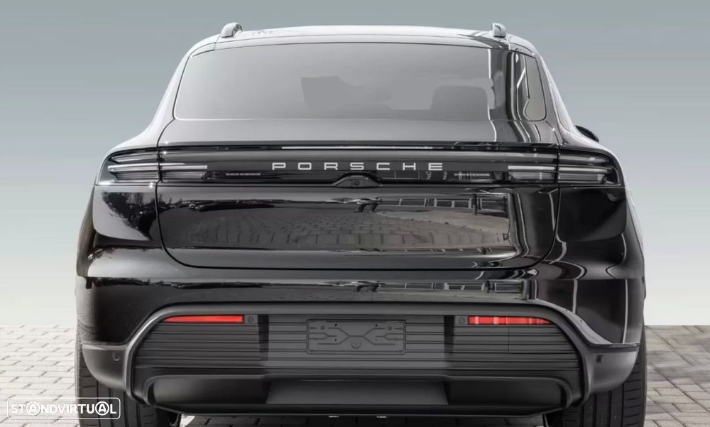 Porsche Macan Electric 4 - 6