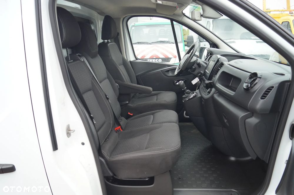 Opel Vivaro - 24