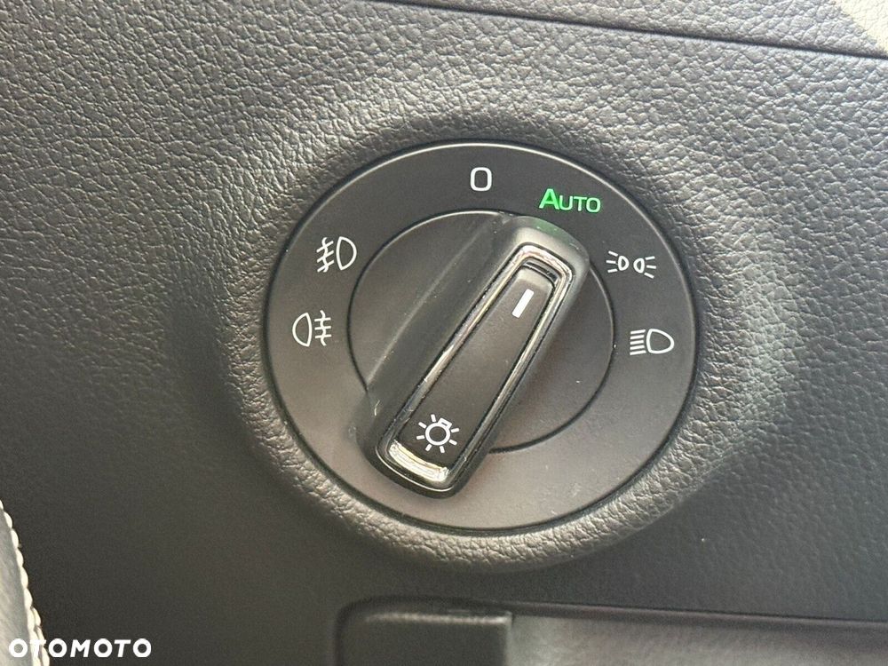 Skoda Superb 2.0 TDI SCR Style DSG - 32