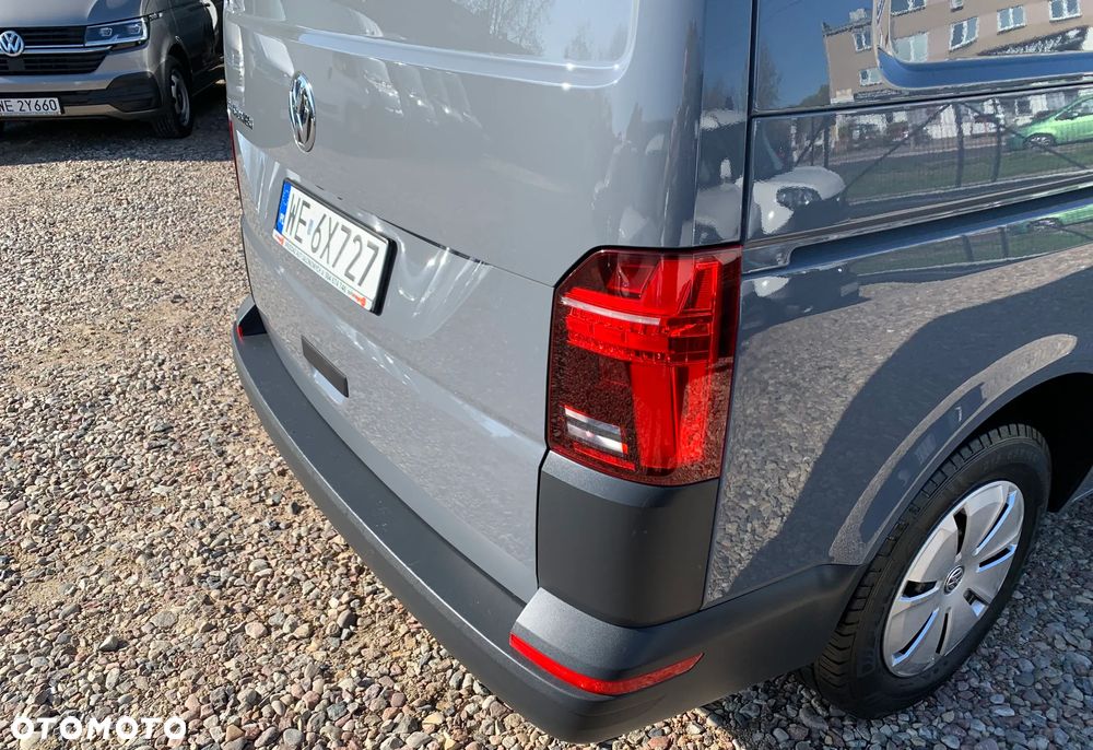 Volkswagen TRANSPORTER MOCNY T6 SILNIK DNA 2.0TDI MOC 150KM DSG7 SKRZYNIA AUTOMAT Ilość miejsc 9 osobowy ZABUDOWA KOMBI VAN MINIBUS SPECJALNA CARAVELLE Lampy Bi-LED Kamera  Radar 2x boczne drzwi przesuwne! Aktywny tempomat, Asystent pasa, System zmiany pasa, Podgrzewane fotele, Dwustrefowa Klimatyzacja i ogrzewanie! Fabryczne oryginał WEBASTO 5kW THERMO COMFORT SE Szybkie nagrzewanie silnika zimą! - 13