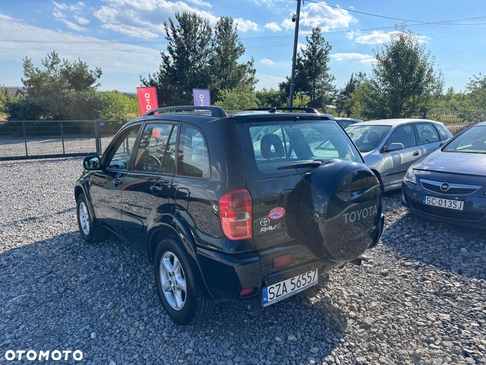 Toyota RAV4 2.0 D-4D 4x4 - 5