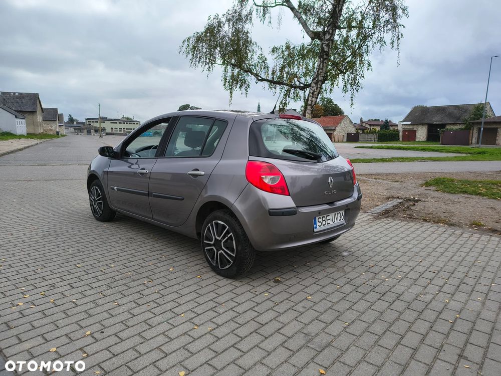 Renault Clio 1.2 16V Expression - 3