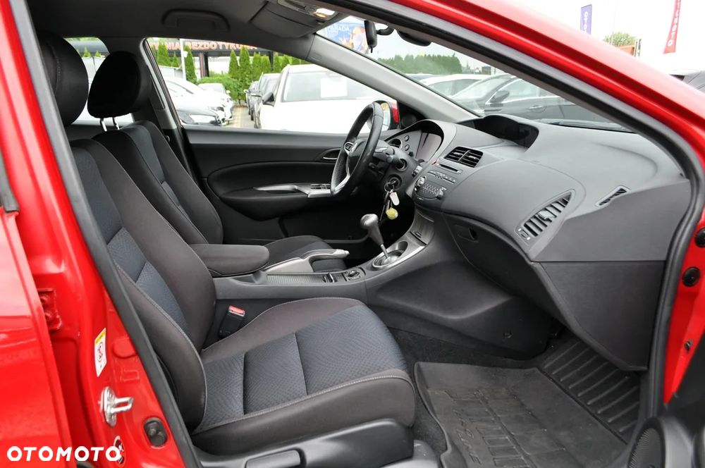 Honda Civic 1.8 Comfort - 29