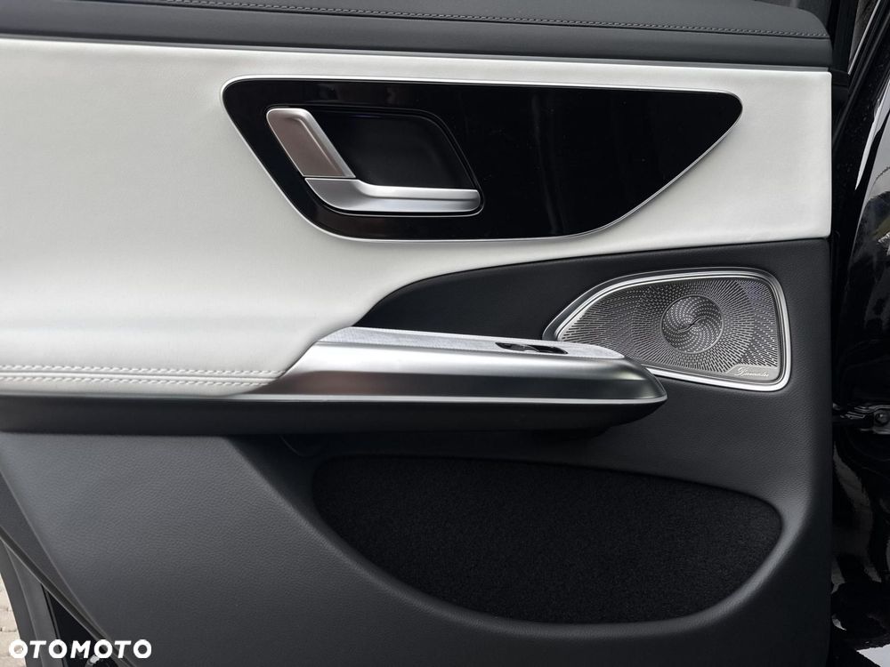 Mercedes-Benz Klasa E AMG 53 4Matic+ AMG SPEEDSHIFT TCT 9G - 17
