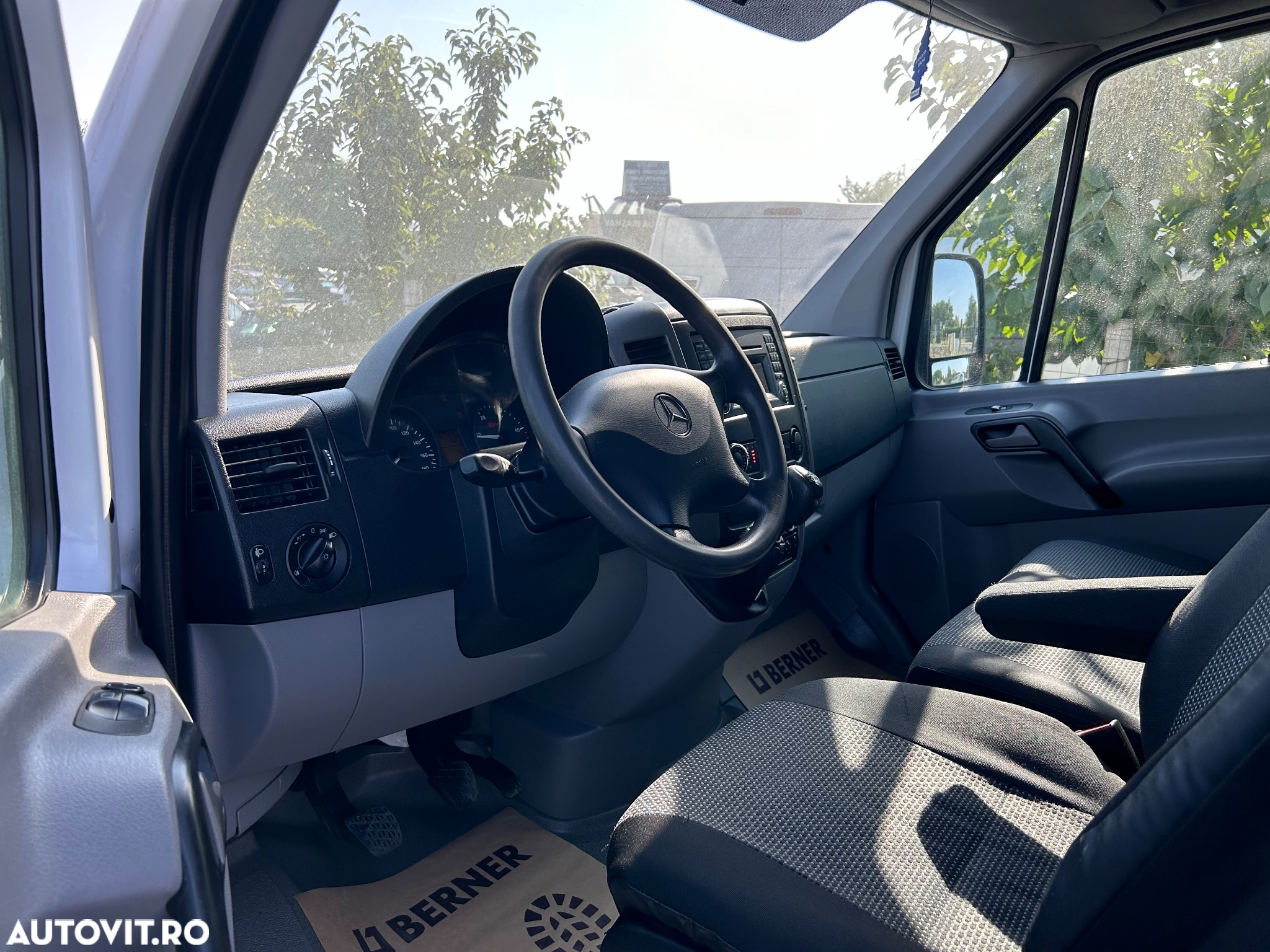 Mercedes-Benz Sprinter - 6