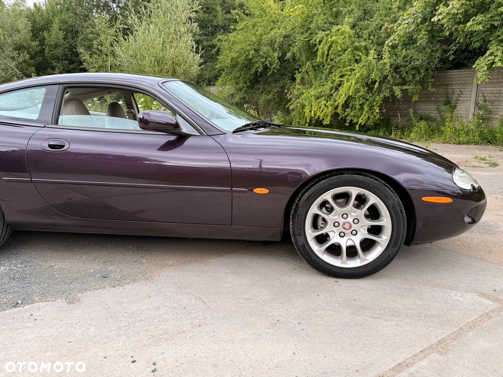Jaguar XK8 - 12