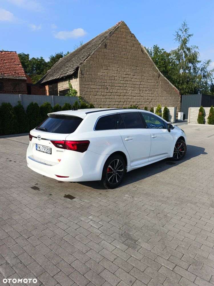Toyota Avensis 1.8 Premium MS - 3