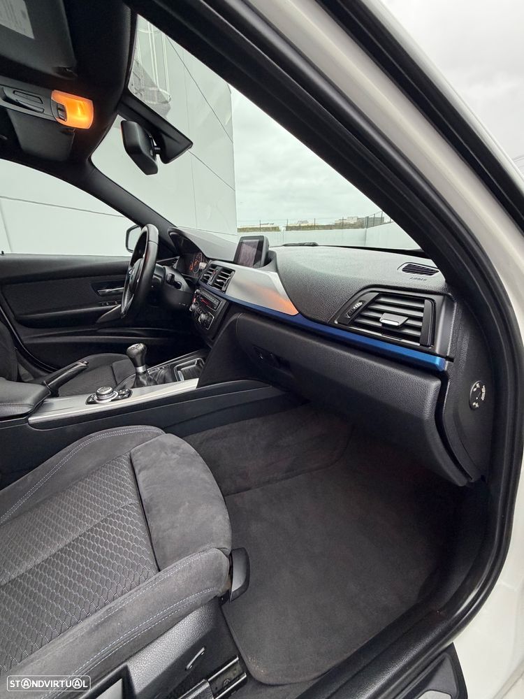 BMW 318 d Pack M - 14