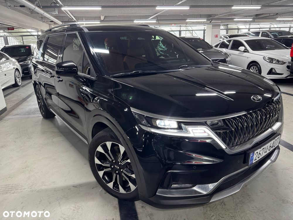 Kia Carnival - 3