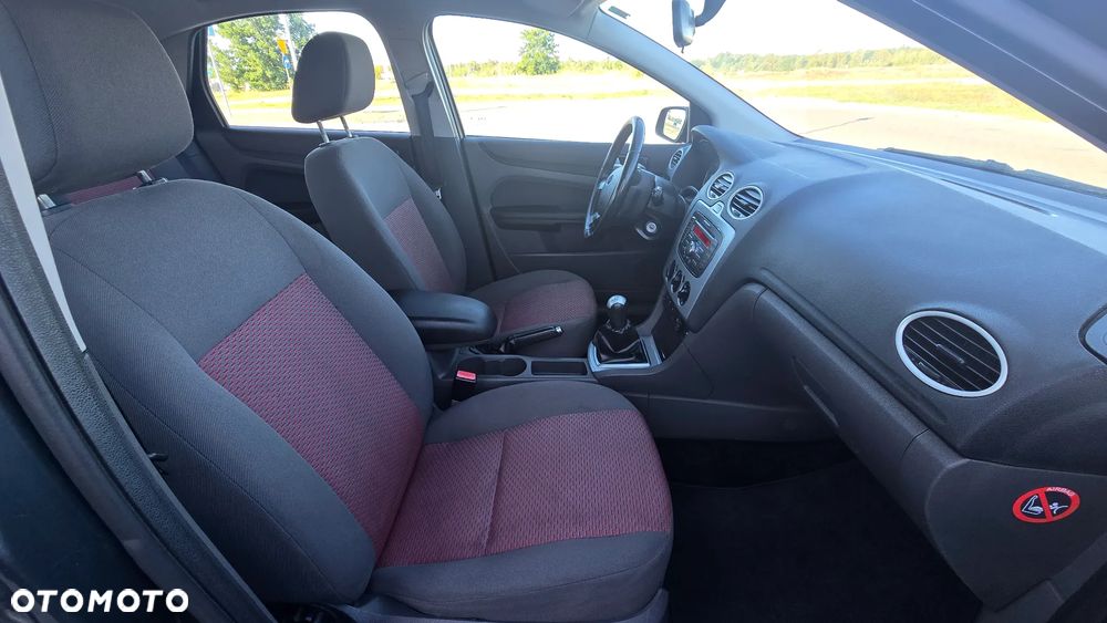 Ford Focus 1.6 16V Ambiente - 13