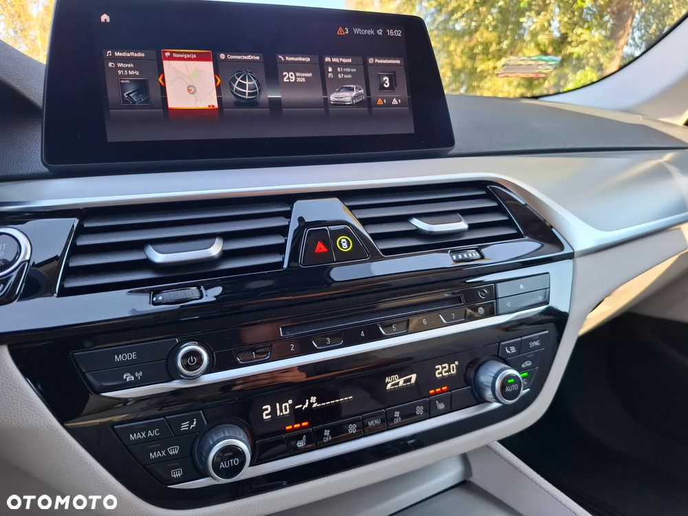 BMW Seria 5 518d Luxury Line - 17