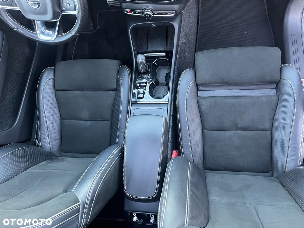 Volvo XC 40 - 29