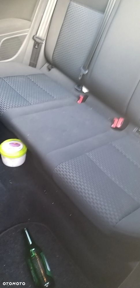 Volkswagen Golf 1.6 TDI DPF Highline - 21