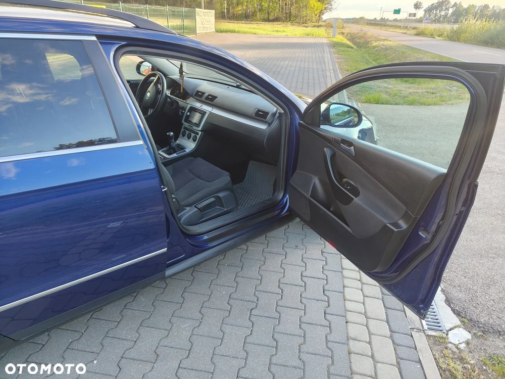Volkswagen Passat Variant 2.0 TDI DPF BlueMot Comfortline - 18