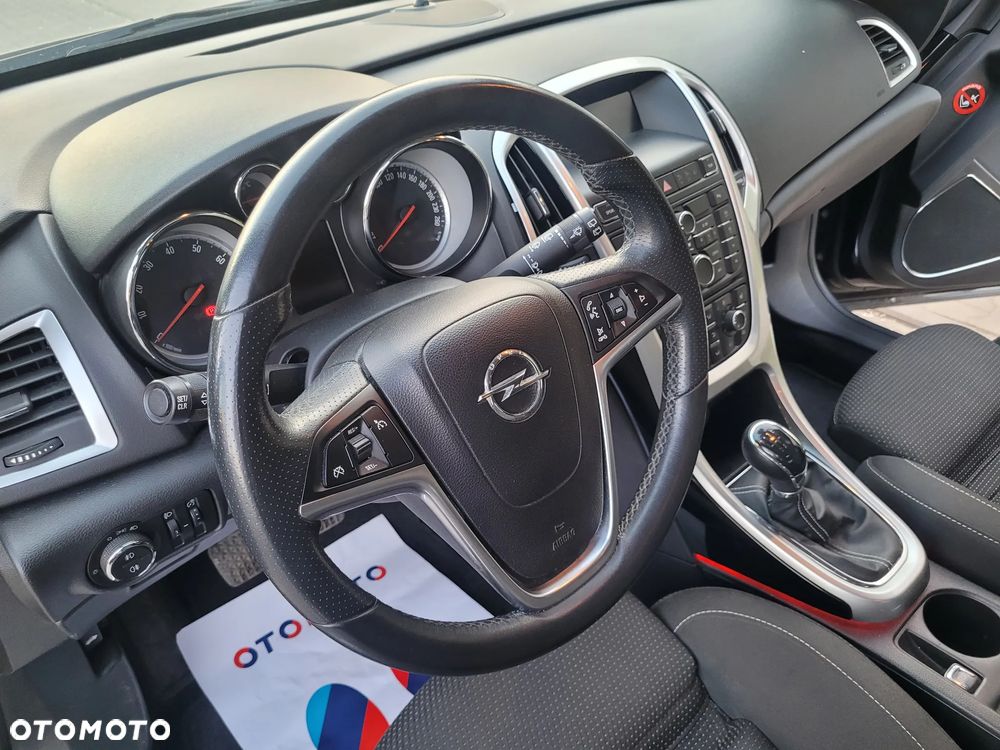 Opel Astra 1.6 Turbo Edition - 11