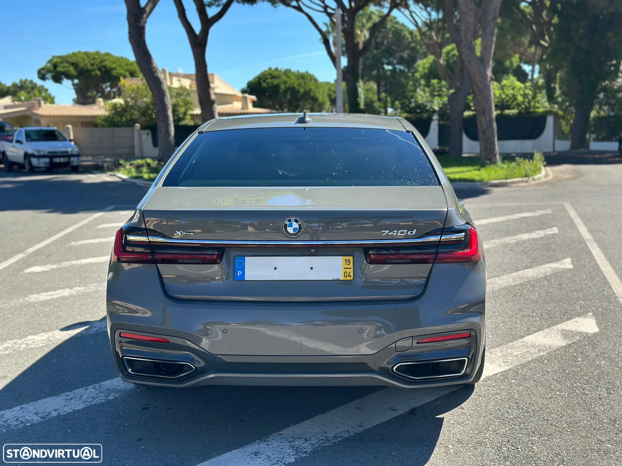 BMW 740 d xDrive Pack M Auto - 23