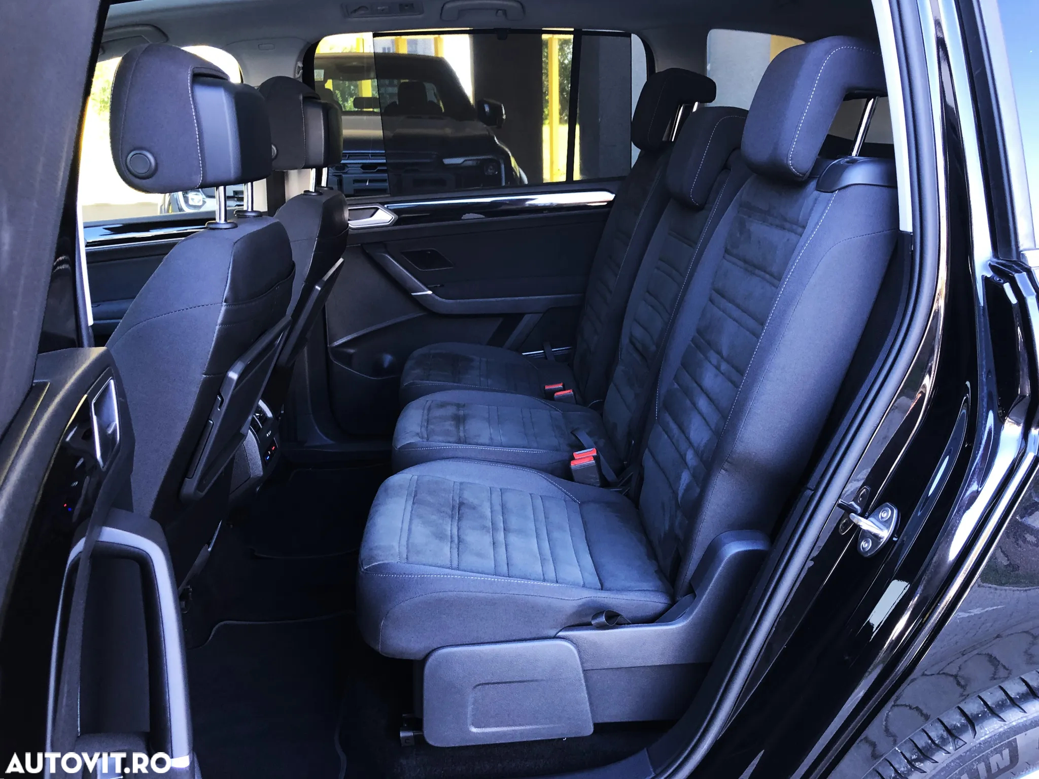 Volkswagen Touran 2.0 TDI DSG Highline - 8
