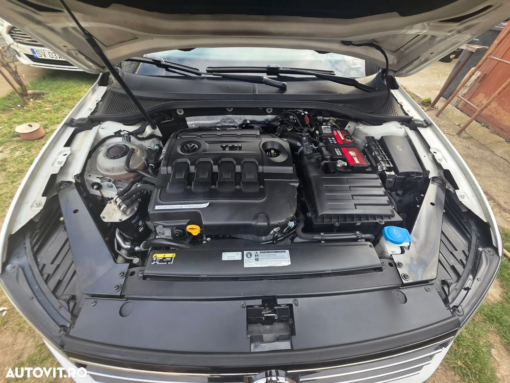 Volkswagen Passat 1.6 TDI SCR DSG Comfortline - 9