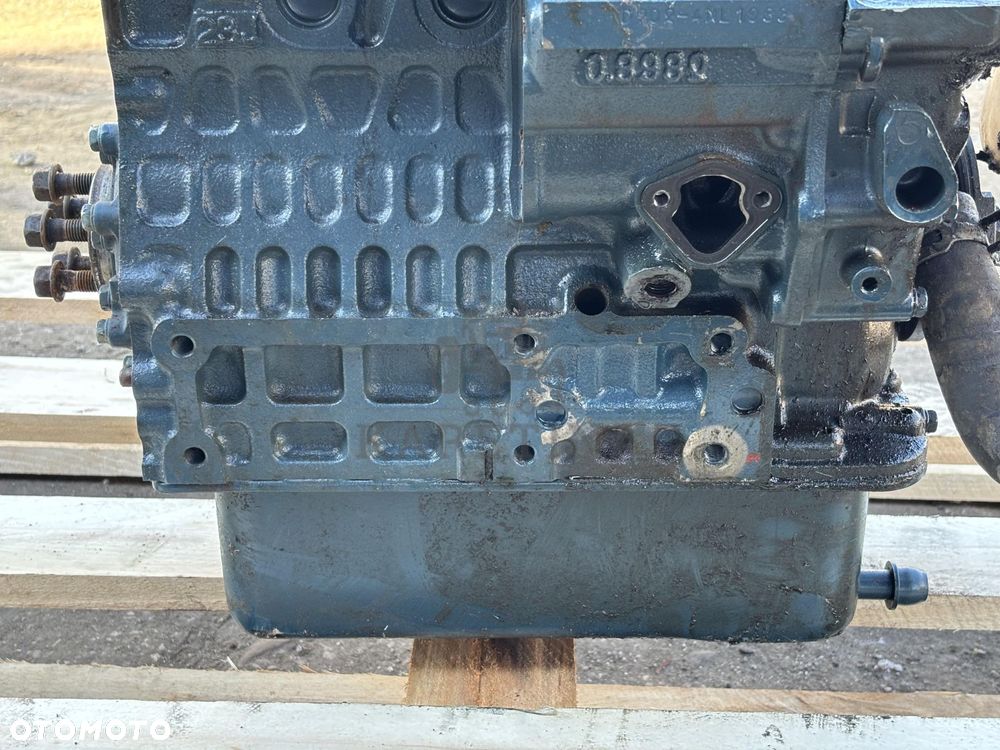 Kubota D902 D902-EF01 D902-K3A HKBXL.898KCB Silnik Słupek Pokrywa Blok Głowica Miska Tłok Klawiatura - 12