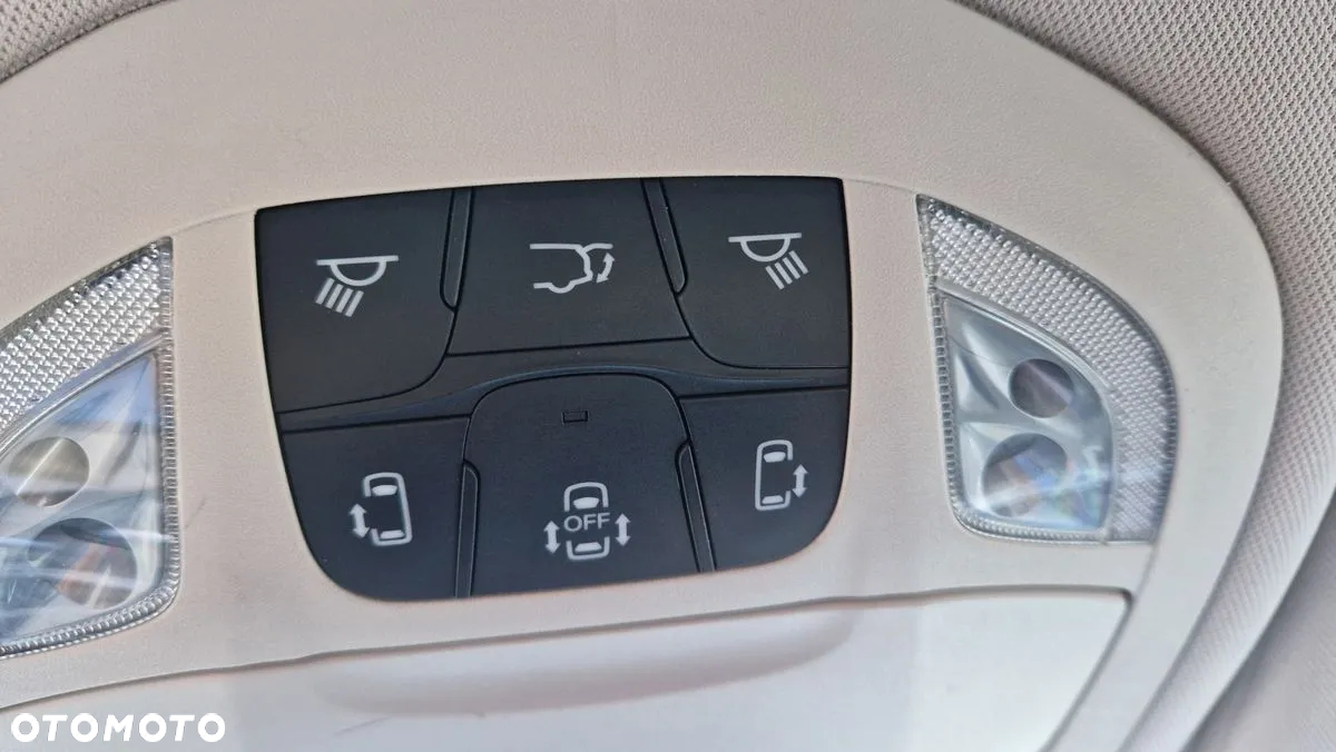 Chrysler Pacifica - 17