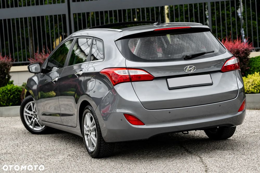 Hyundai i30 blue Kombi 1.6 GDi YES Silver - 9