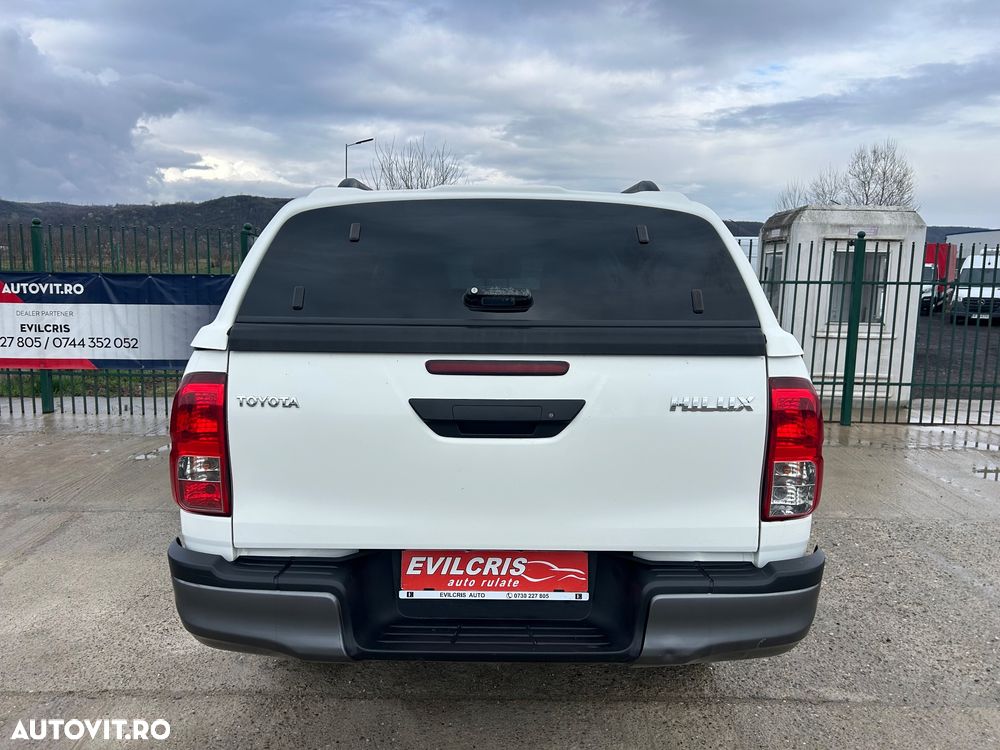 Toyota Hilux 2.4D 150CP 4x4 Double Cab 6MT Style - 10