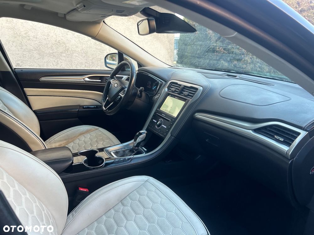 Ford Mondeo - 17