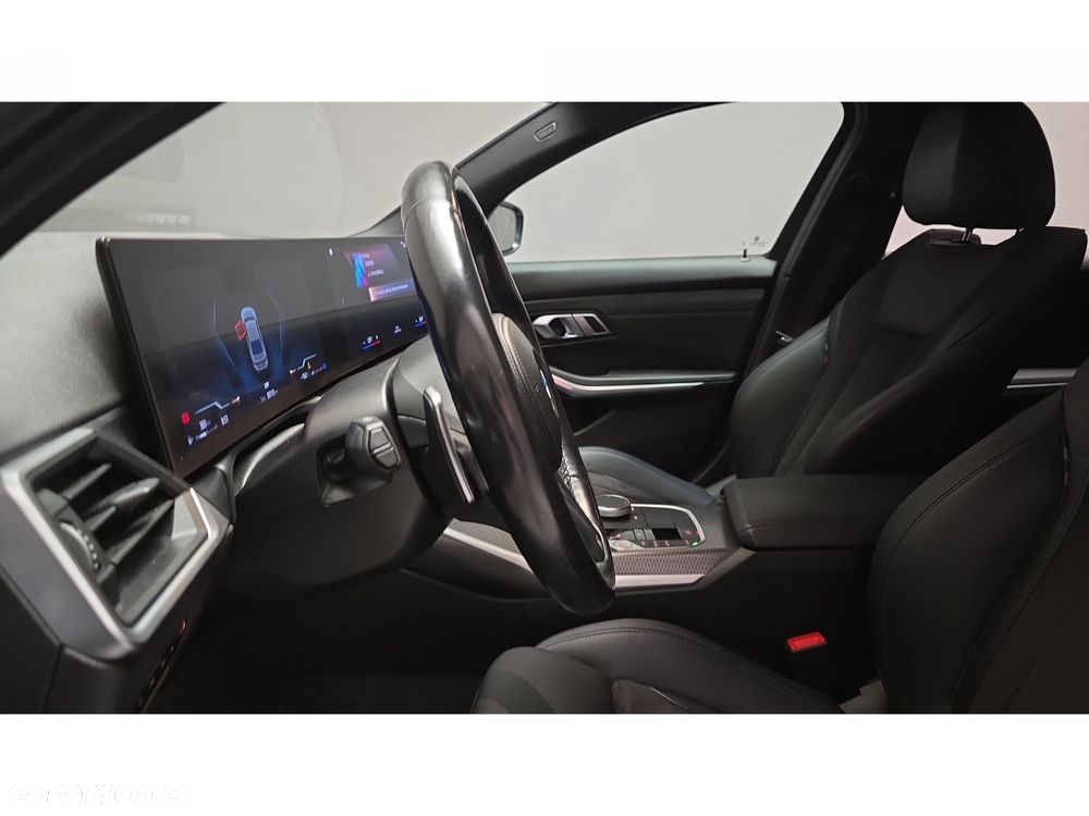 BMW Seria 3 320d xDrive M Sport - 28