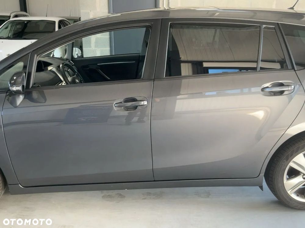 Toyota Verso 1.6 D-4D Prestige - 6