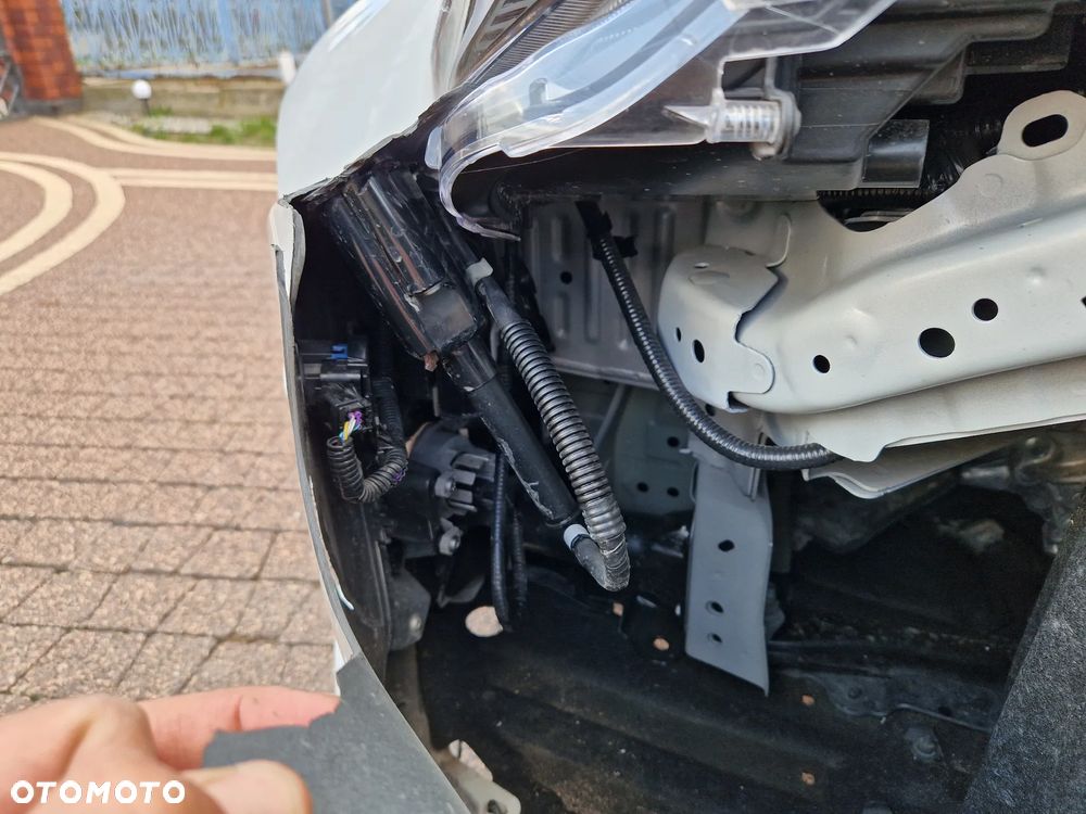 Toyota Corolla 2.0 Hybrid GR Sport Dynamic - 12