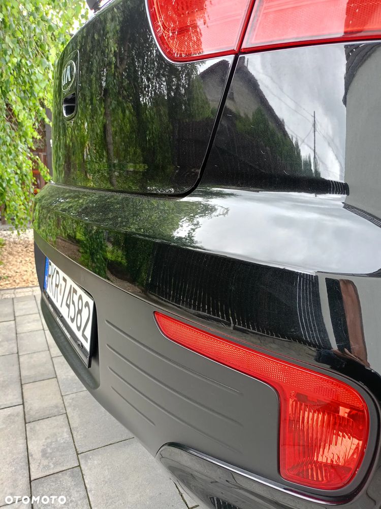 Kia Rio 1.2 Dream Team Edition - 11