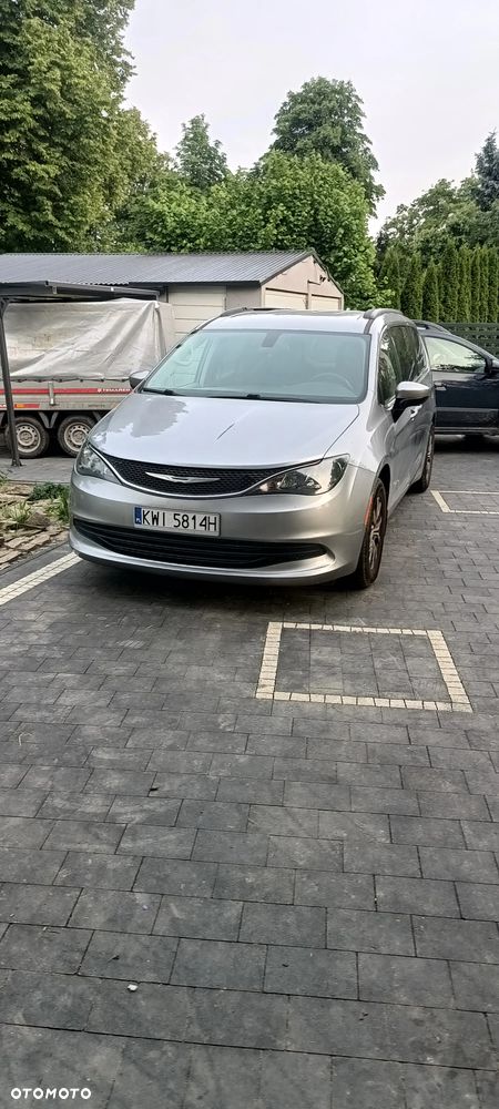 Chrysler Pacifica - 4