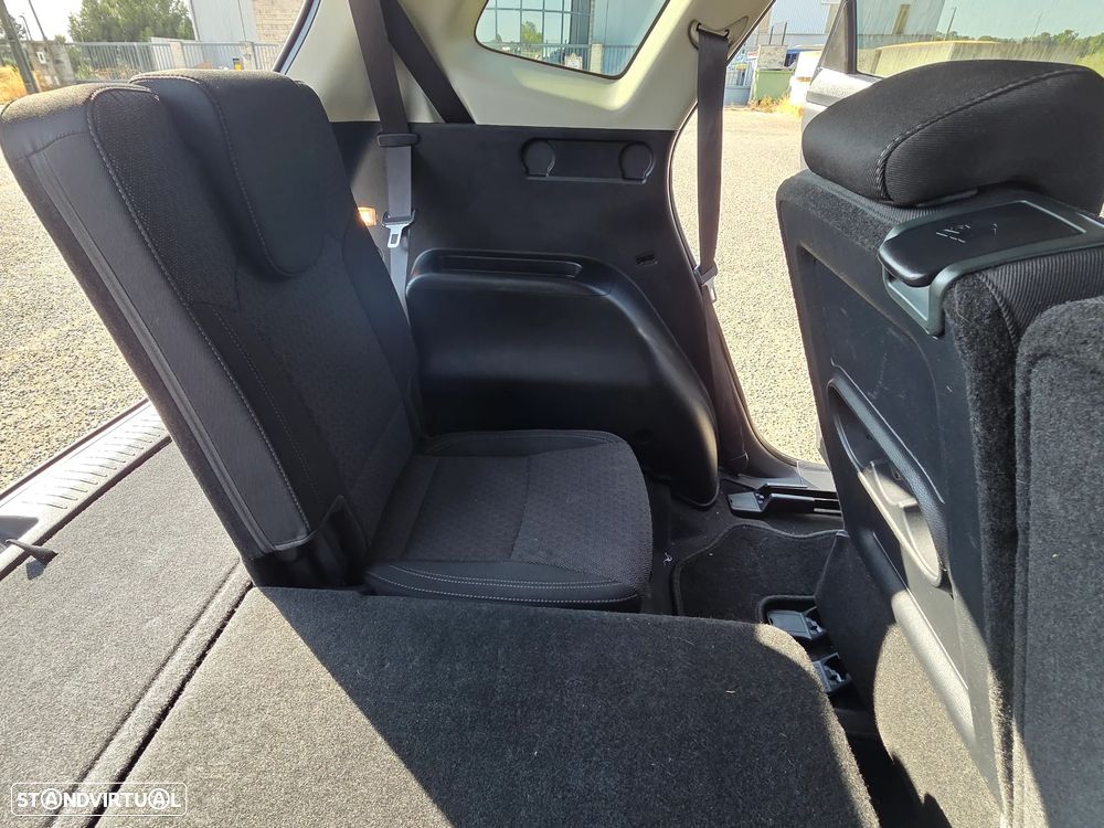 Kia Carens 1.7 CRDi ISG TX - 26