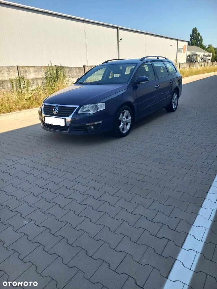 Volkswagen Passat - 2