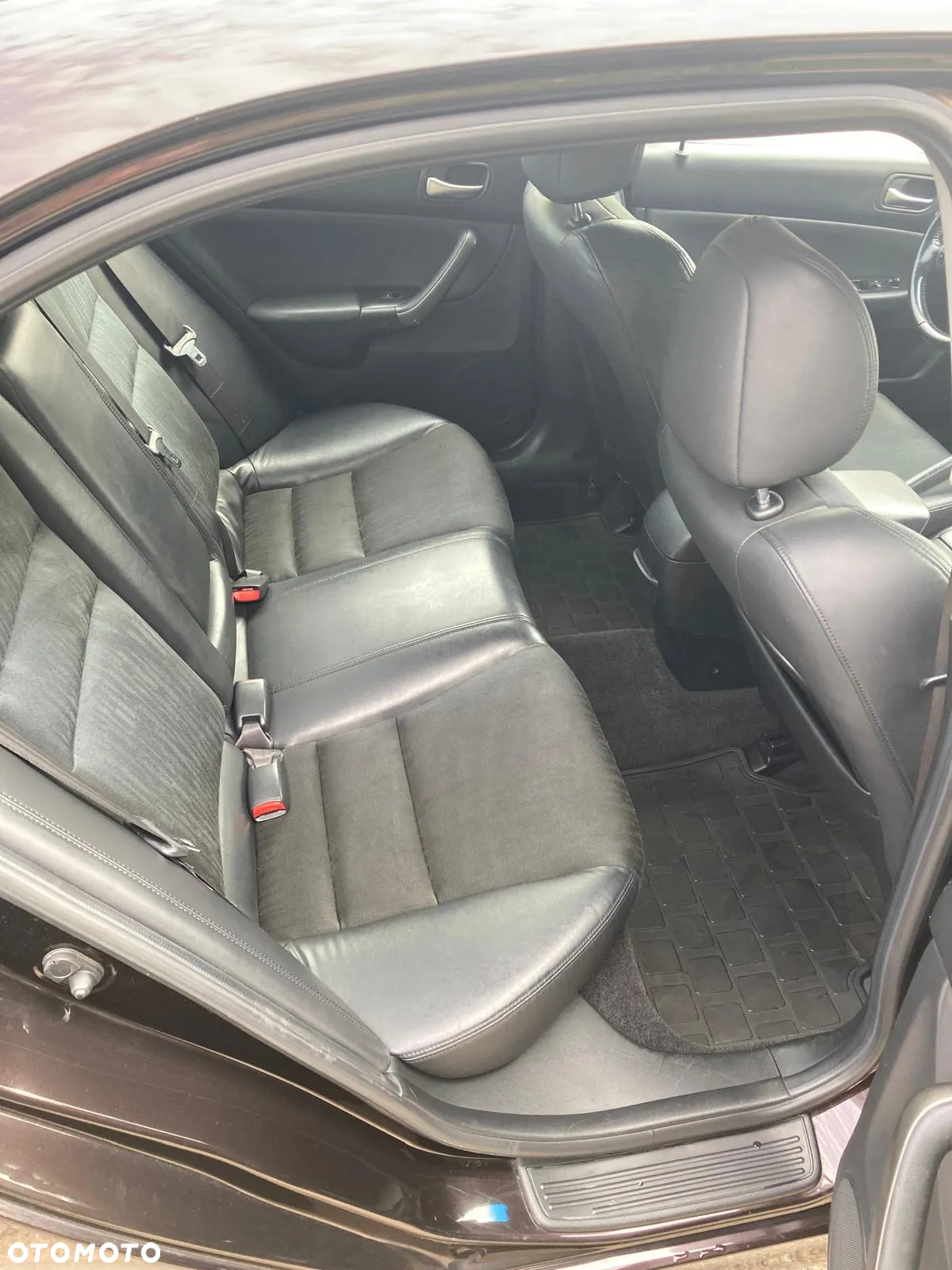 Honda Accord 2.0 Sport - 12