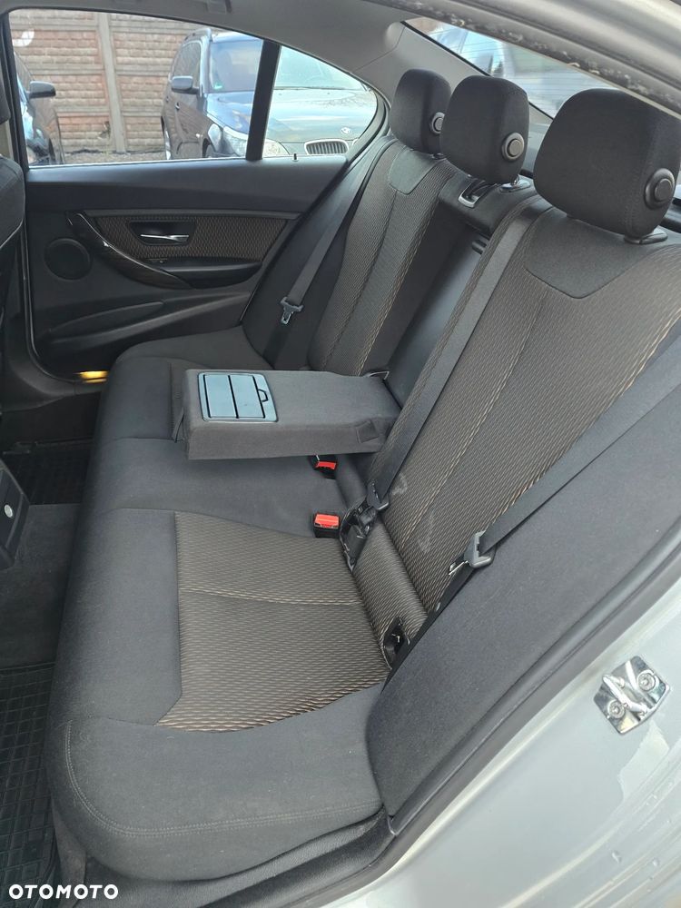 BMW Seria 3 320d - 14