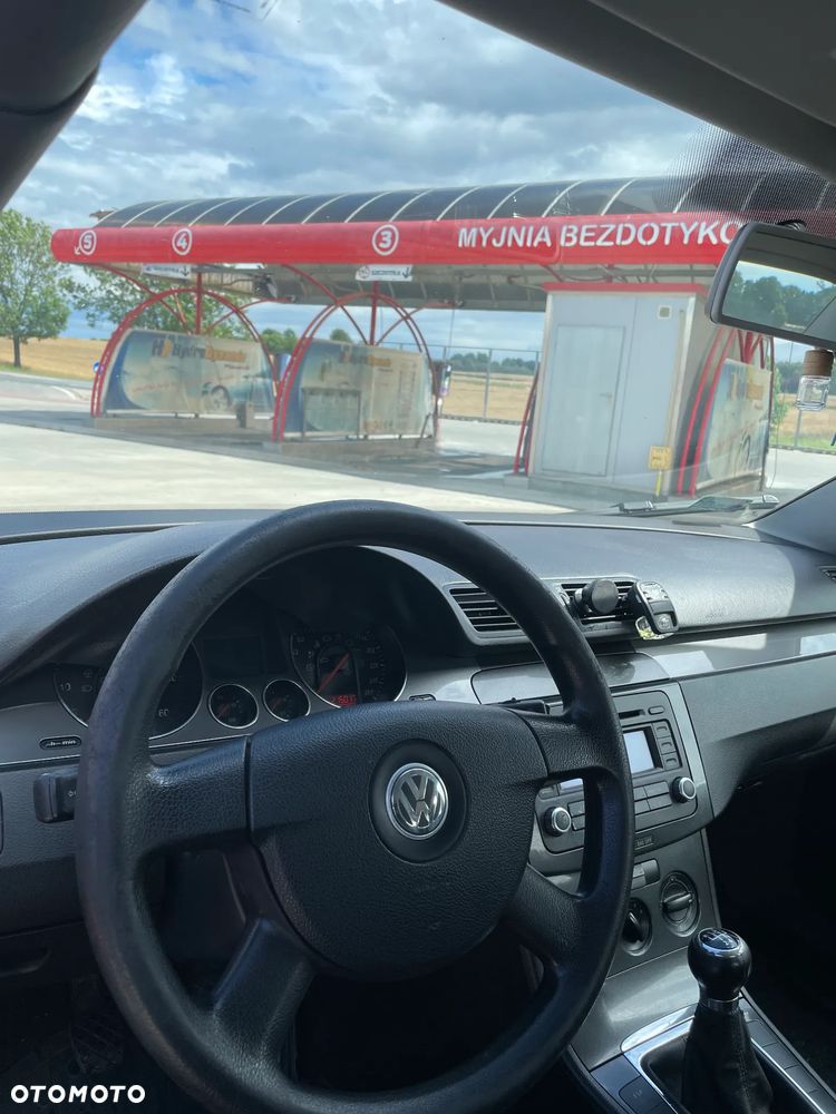 Volkswagen Passat - 9