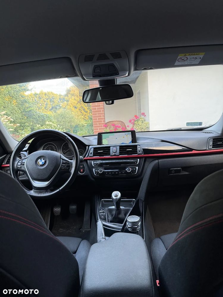 BMW Seria 3 320d Sport Line - 11