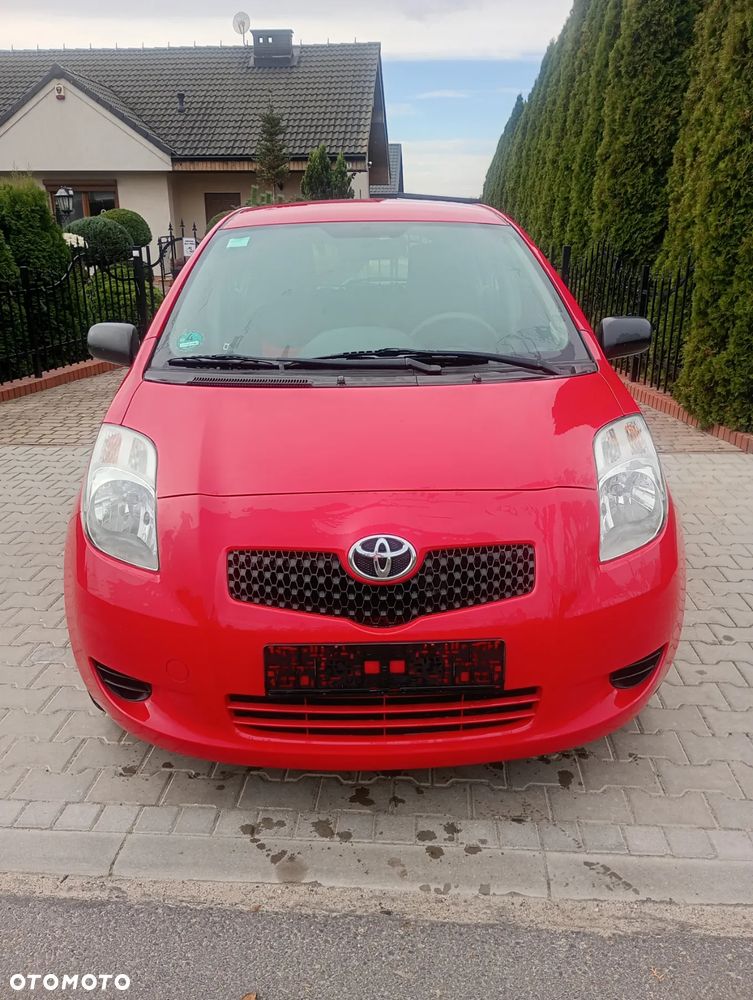 Toyota Yaris - 1