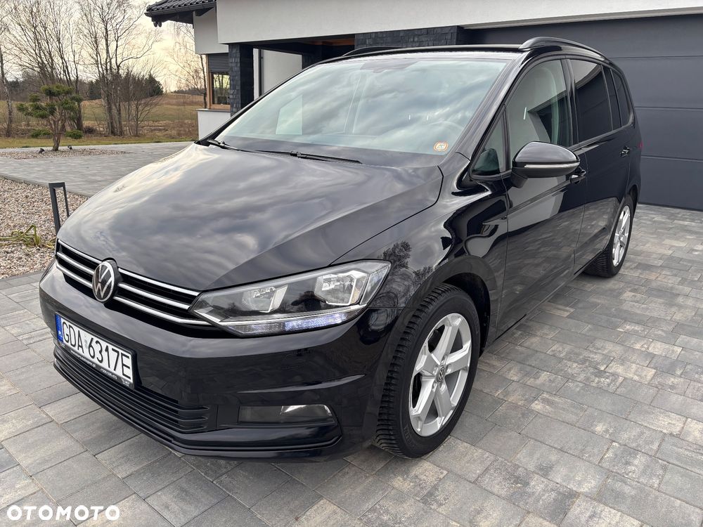 Volkswagen Touran - 1