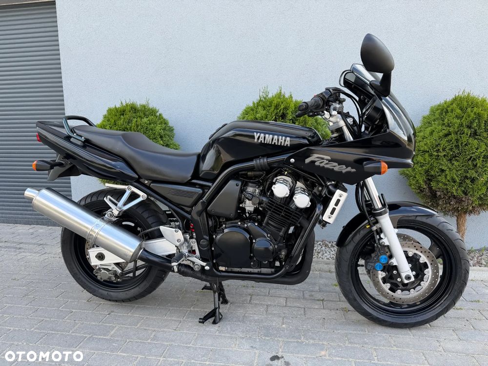 Yamaha FZS - 2