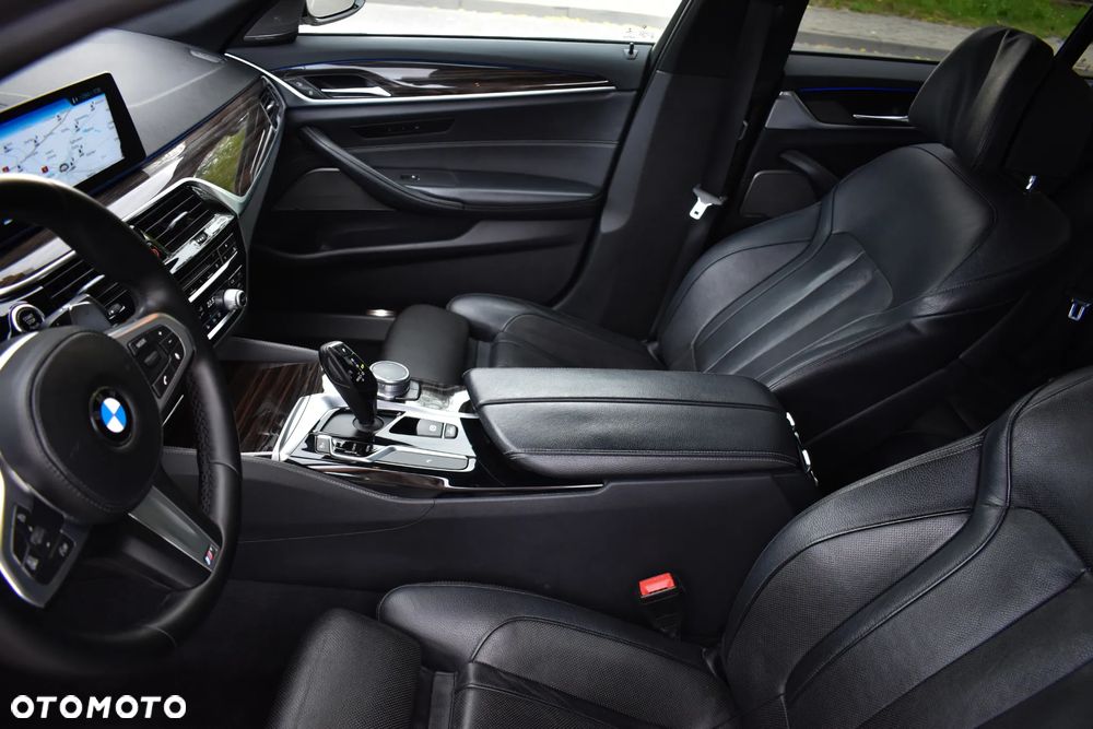 BMW Seria 5 530d Sport Line - 19