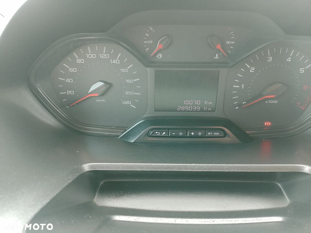 Peugeot Partner Proace Berlingo Combo Doblo L2 Izoterma Chłodnia Salon PL półka Inox 3 osoby - 25