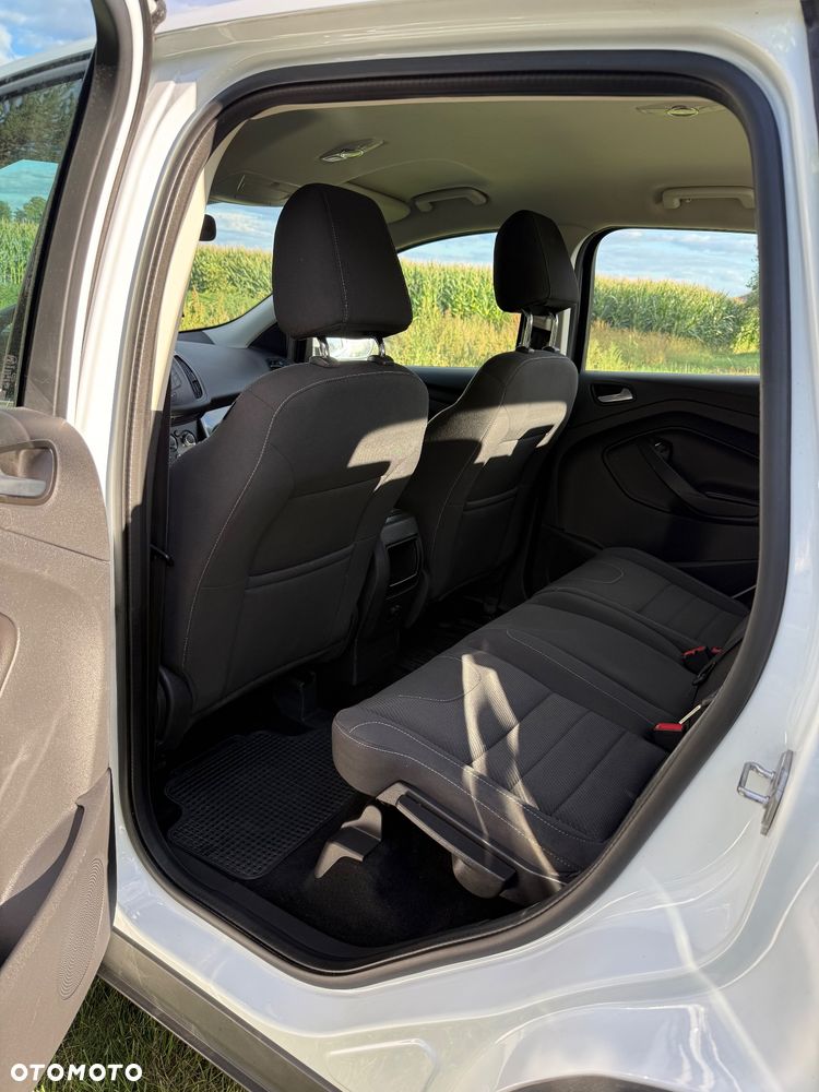 Ford Kuga 1.5 EcoBoost 2x4 Titanium - 6